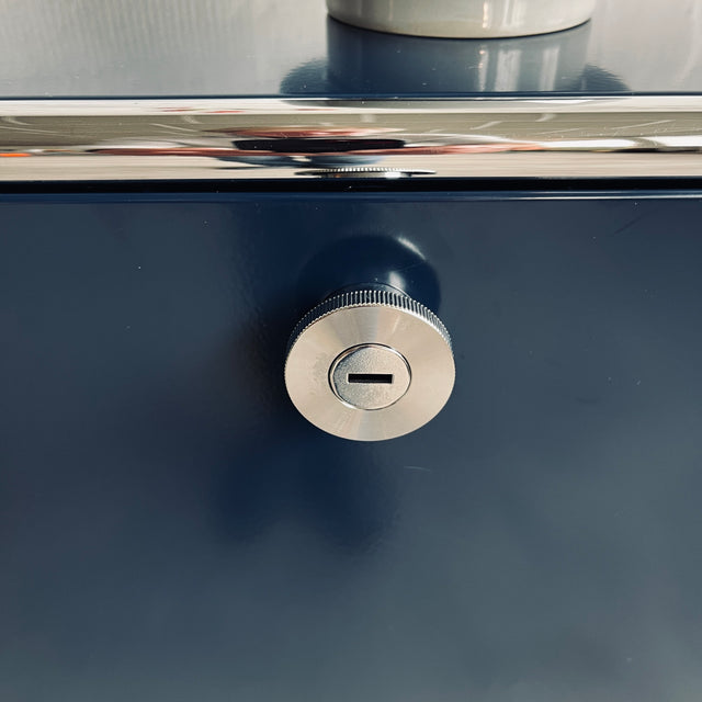 USM Haller - Highboard 1x3 - 2 Klappen - stahlblau - guter gebrauchter Zustand