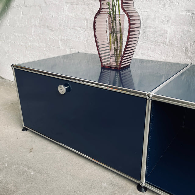 USM Haller - Lowboard - stahlblau - gebrauchter Zustand
