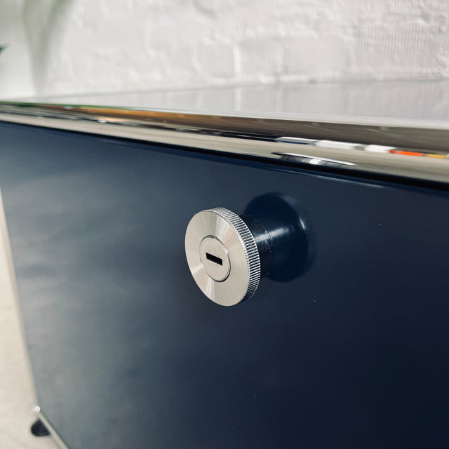 USM Haller - Lowboard - stahlblau - gebrauchter Zustand