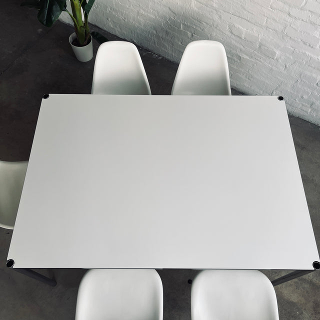 USM Haller - Tisch - perlgrau alumatt - 150 x 104,5 cm - guter gebrauchter Zustand