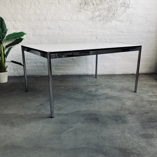 USM Haller - Tisch - perlgrau alumatt - 150 x 104,5 cm - guter gebrauchter Zustand