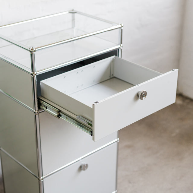 USM Haller - Highboard 1x4 - 1 Schublade und 2 Klappen - lichtgrau - gebrauchter TOP Zustand