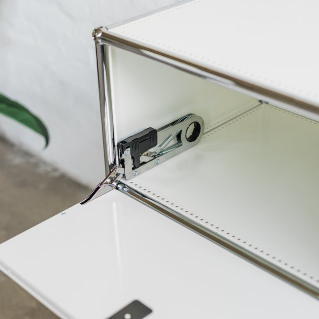 USM Haller - Highboard 1x3 - 3 Klappen - weiß - gebrauchter TOP Zustand