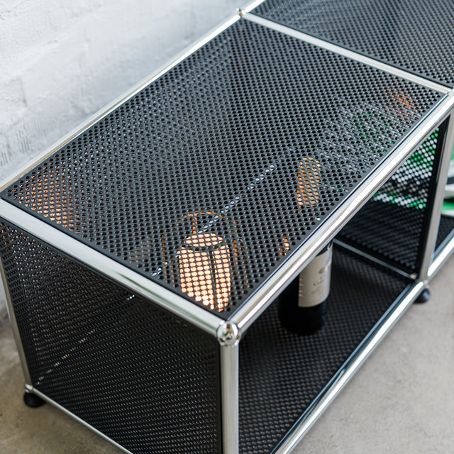 USM Haller - Lowboard 2x1 - schwarz perforiert - gebrauchter TOP Zustand
