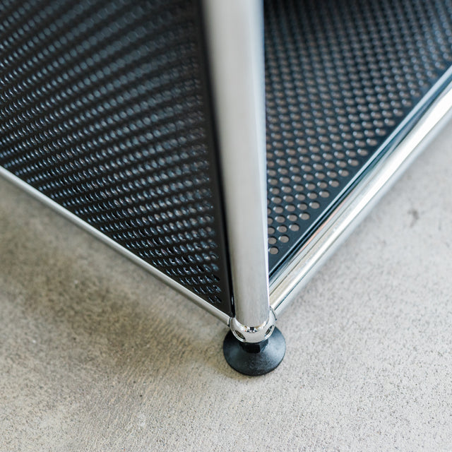 USM Haller - Lowboard 2x1 - schwarz perforiert - gebrauchter TOP Zustand