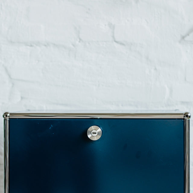 USM Haller - Highboard 1x3 - 2 Klappen - stahlblau - guter gebrauchter Zustand