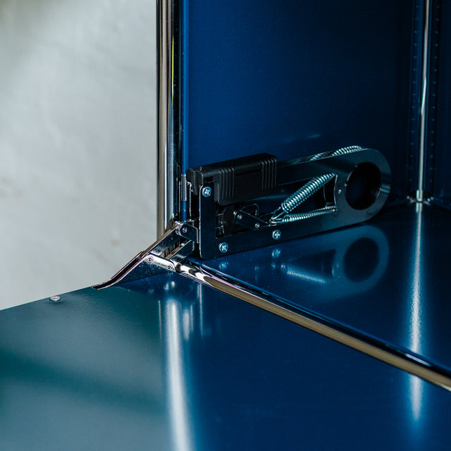 USM Haller - Highboard 1x3 - 2 Klappen - stahlblau - guter gebrauchter Zustand