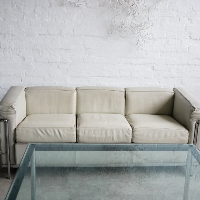 Cassina - LC 2 - 3-Sitzer Sofa - Leder hell - Le Corbusier, Charlotte Perriand & Pierre Jeanneret -  guter gebrauchter Zustand