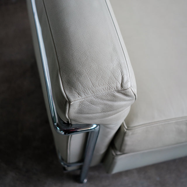 Cassina - LC 2 - 3-Sitzer Sofa - Leder hell - Le Corbusier, Charlotte Perriand & Pierre Jeanneret -  guter gebrauchter Zustand