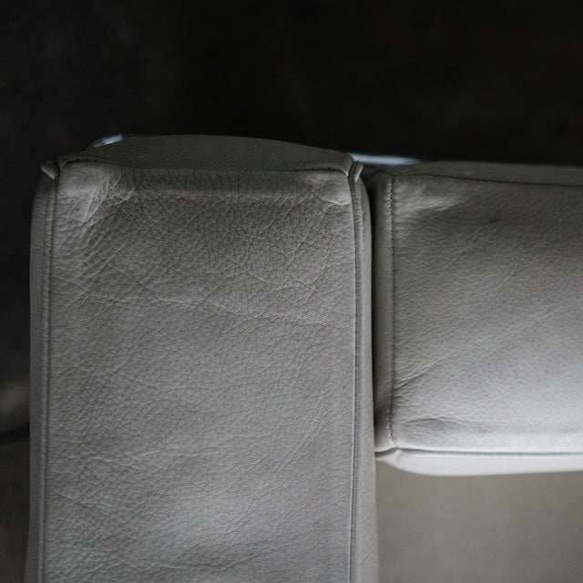 Cassina - LC 2 - Sessel - Leder hellgrau/beige - guter gebrauchter Zustand