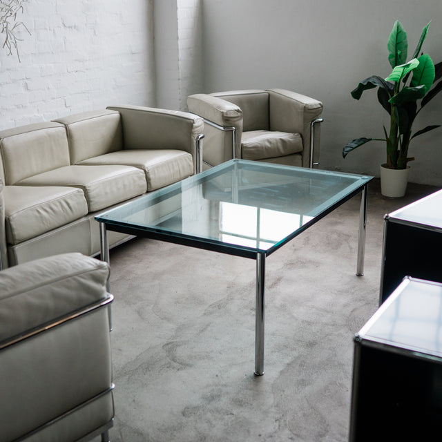 Cassina - LC 2 - 3-Sitzer Sofa - Leder hell - Le Corbusier, Charlotte Perriand & Pierre Jeanneret -  guter gebrauchter Zustand