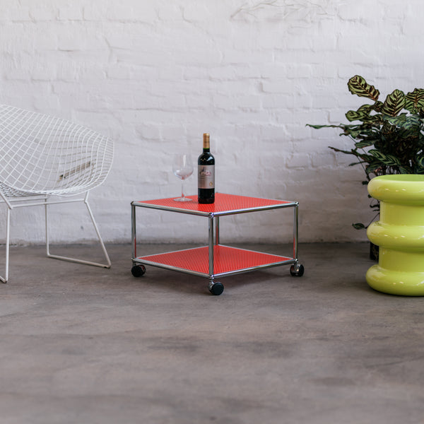 USM Haller - Beistelltisch - 52 x 52 cm - orange perforiert - gebrauchter TOP Zustand