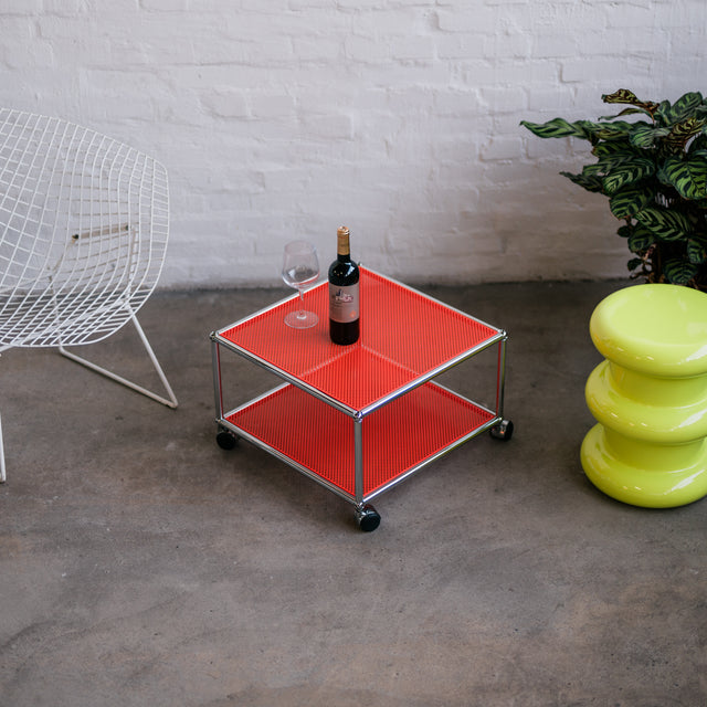 USM Haller - Beistelltisch - 52 x 52 cm - orange perforiert - gebrauchter TOP Zustand