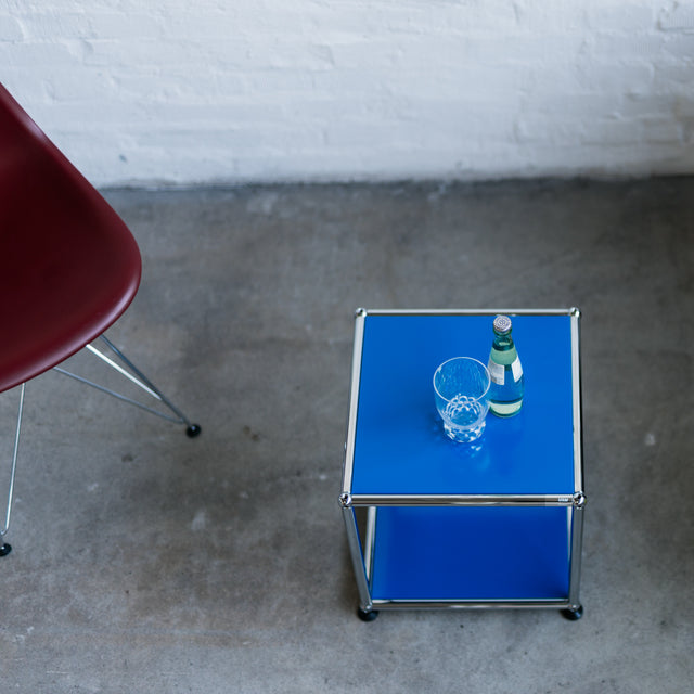USM Haller - Beistelltisch - 37 x 37 cm - enzianblau - guter gebrauchter Zustand