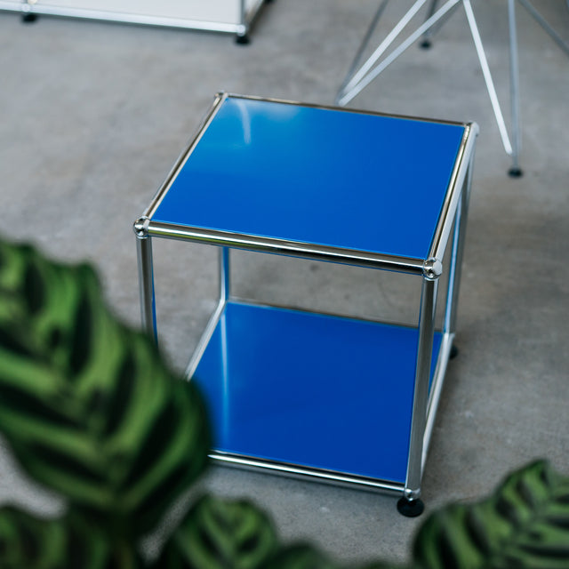 USM Haller - Beistelltisch - 37 x 37 cm - enzianblau - guter gebrauchter Zustand