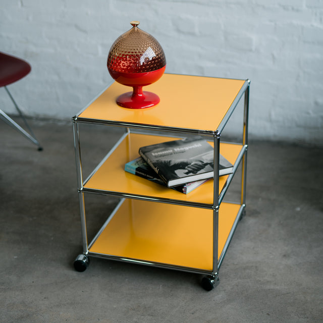USM Haller - Beistelltisch - 52 x 52 cm - gelb - gebrauchter TOP Zustand