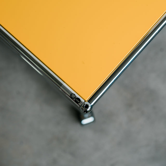 USM Haller - Beistelltisch - 52 x 52 cm - gelb - gebrauchter TOP Zustand