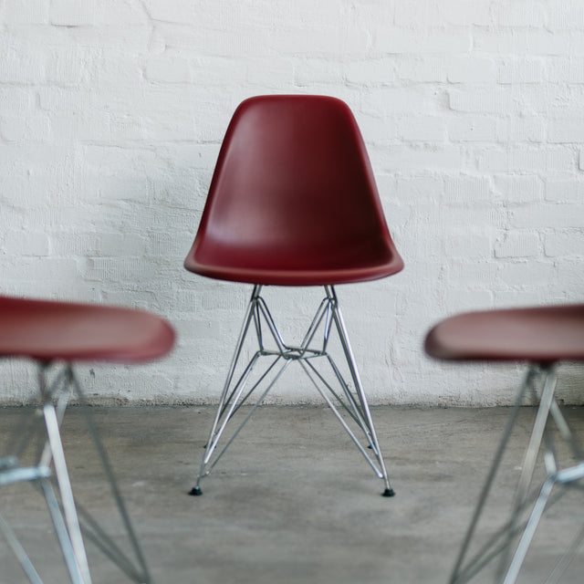 4er Set - Vitra - Eames Plastic Side Chair DSR - Stuhl - oxidrot - Charles & Ray Eames - sehr guter gebrauchter Zustand