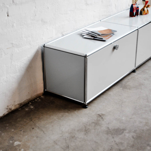 USM Haller - Lowboard - lichtgrau - gebrauchter TOP Zustand