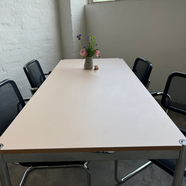 USM Haller Tisch - HPL Beschichtet - Pastellrosa - 175 x 75 cm - TOP Zustand!