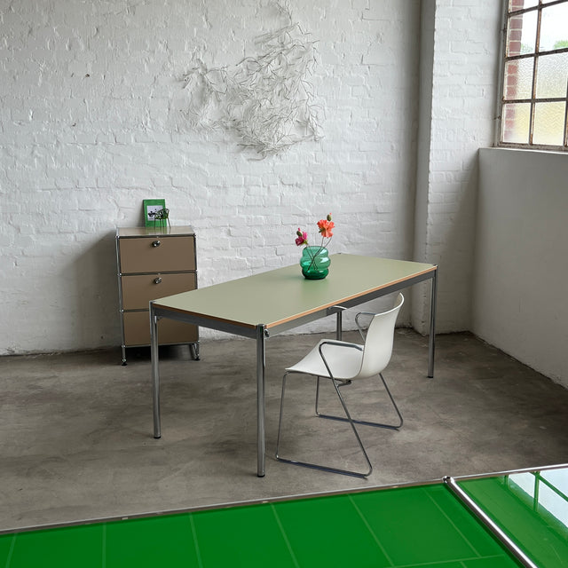 USM Haller Tisch - HPL Beschichtet - Olivgrün - 175 x 75 cm - TOP Zustand!