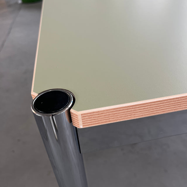 USM Haller Tisch - HPL Beschichtet - Olivgrün - 175 x 75 cm - TOP Zustand!