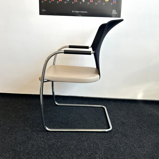 Thonet - Freischwinger - Konferenzstuhl- Leder beige/Netzgewebe - TOP Zustand!