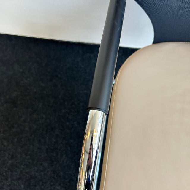 Thonet - Freischwinger - Konferenzstuhl- Leder beige/Netzgewebe - TOP Zustand!