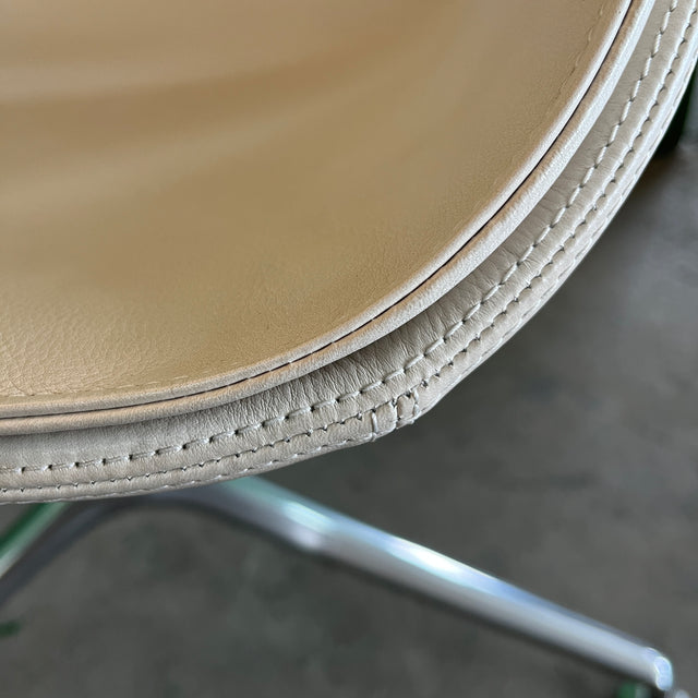 Walter Knoll - FK Schalensessel - Leder hell - Preben Fabricius & Jørgen Kastholm - gebrauchte Designermöbel