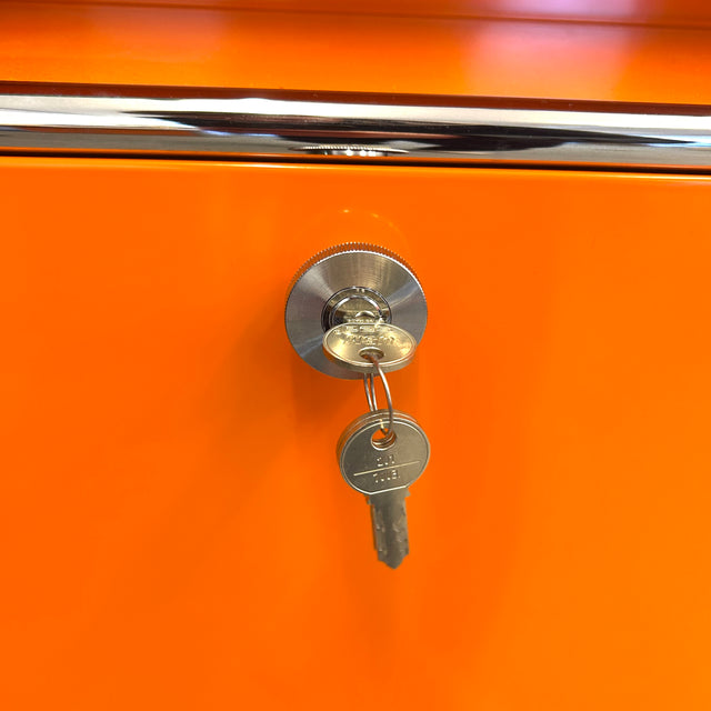 USM Haller - Regal - 8 Fächer - Klapptüren - Orange - TOP Zustand!