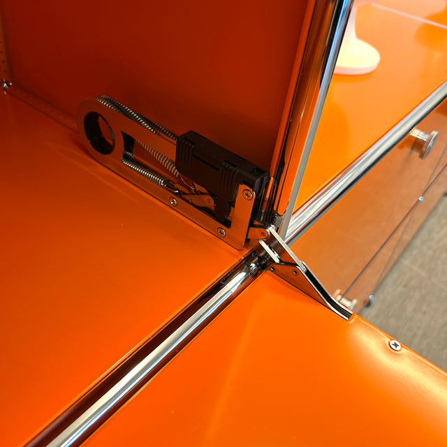 USM Haller - Regal - 8 Fächer - Klapptüren - Orange - TOP Zustand!