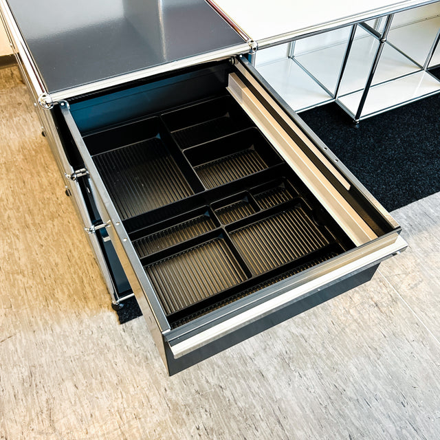 USM Haller - Theke - Arbeitsplatz - Anthrazitgrau/Weiß/Rot - TOP Zustand!