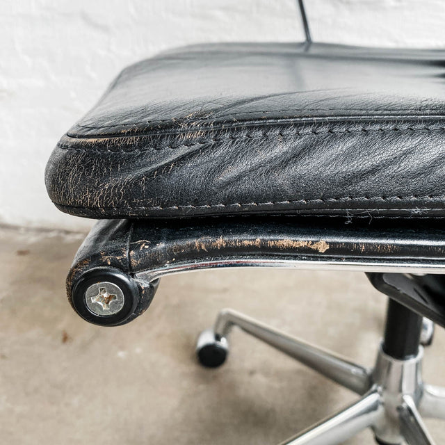 Vitra - EA 219 Soft Pad - Leder schwarz - Vintage Zustand