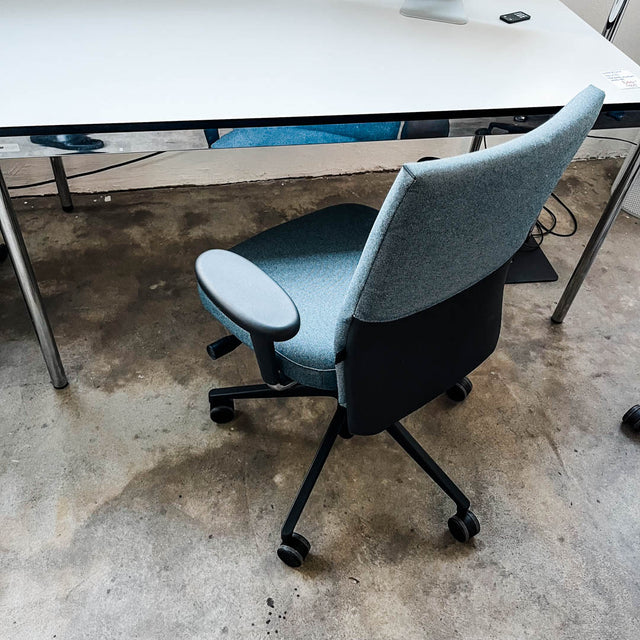 Vitra ID Soft Bürodrehstuhl - eisblau/schwarz - Antonio Citterio - gebrauchte TOP Qualität