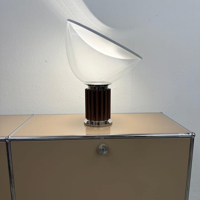 FLOS Taccia Small LED -  Tischlampe - Glas/Bronze - Neuwertig!