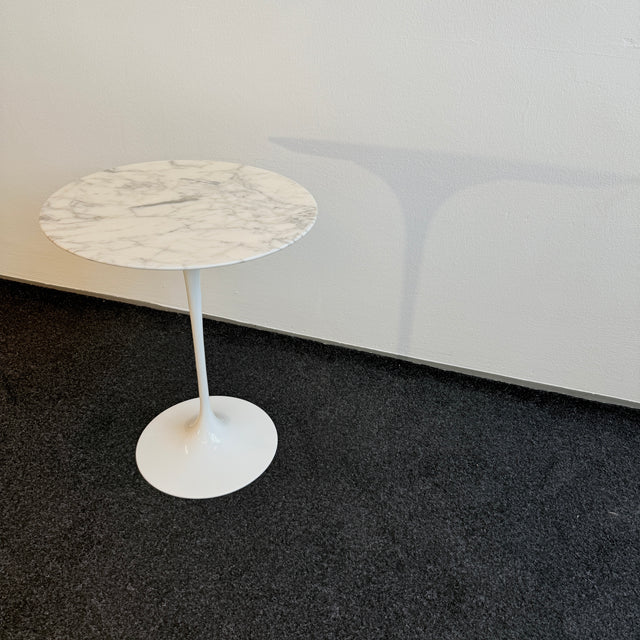 Knoll International - Saarinen Tulip Beistelltisch - Marmor weiß - TOP Zustand