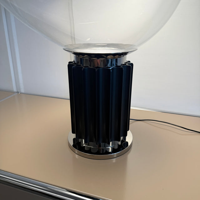 FLOS Taccia Small LED -  Tischlampe - Glas/Schwarz - Neuwertig!