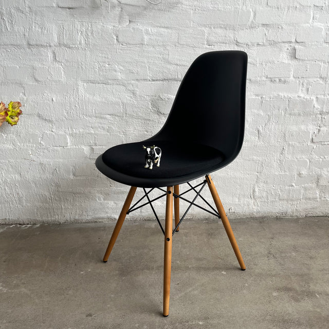 Vitra - Eames Plastic Side Chair DSW -  schwarz