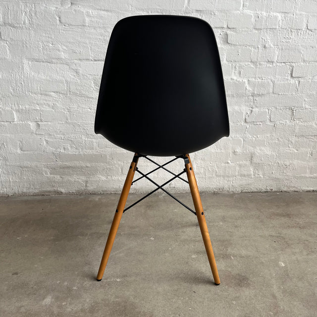 Vitra - Eames Plastic Side Chair DSW -  schwarz