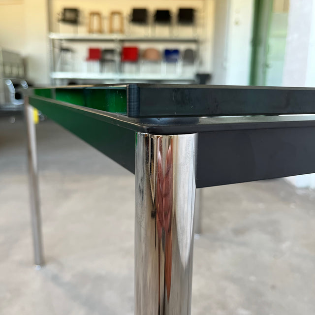 Cassina - LC 10 P Tisch - Kristallglas