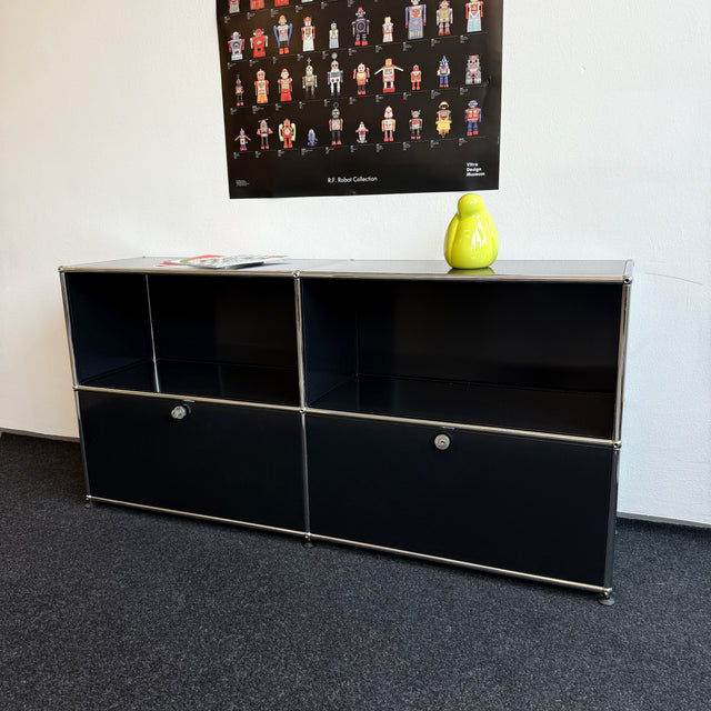 USM Haller - Sideboard - Schwarz - Vier Fächer