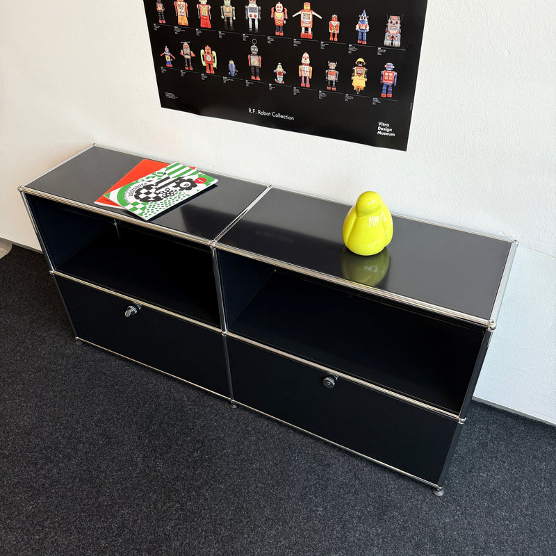 USM Haller - Sideboard - Schwarz - Vier Fächer