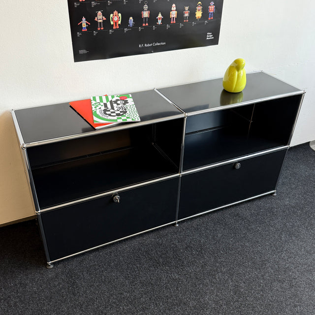 USM Haller - Sideboard - Schwarz - Vier Fächer