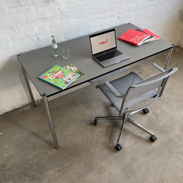 USM Haller Tisch Fenix - grau - 150 x 75 cm - gebrauchte TOP Qualität