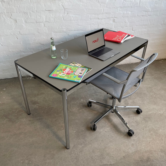 USM Haller Tisch Fenix - grau - 150 x 75 cm - gebrauchte TOP Qualität
