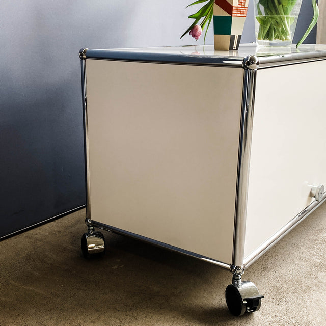 USM Haller - Lowboard - weiß