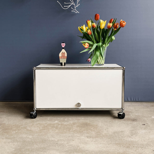 USM Haller - Lowboard - weiß