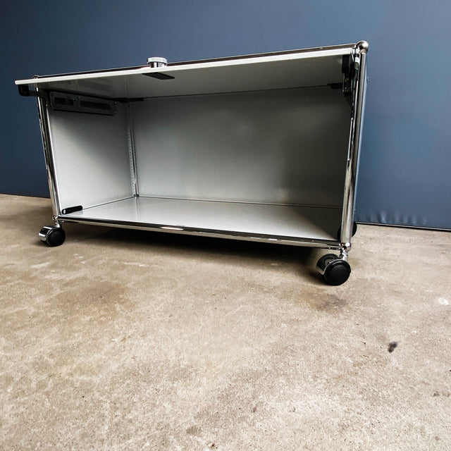 USM Haller Lowboard - lichtgrau - gebrauchte TOP Qualität