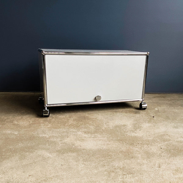 USM Haller Lowboard - lichtgrau - gebrauchte TOP Qualität