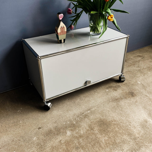 USM Haller Lowboard - lichtgrau - gebrauchte TOP Qualität